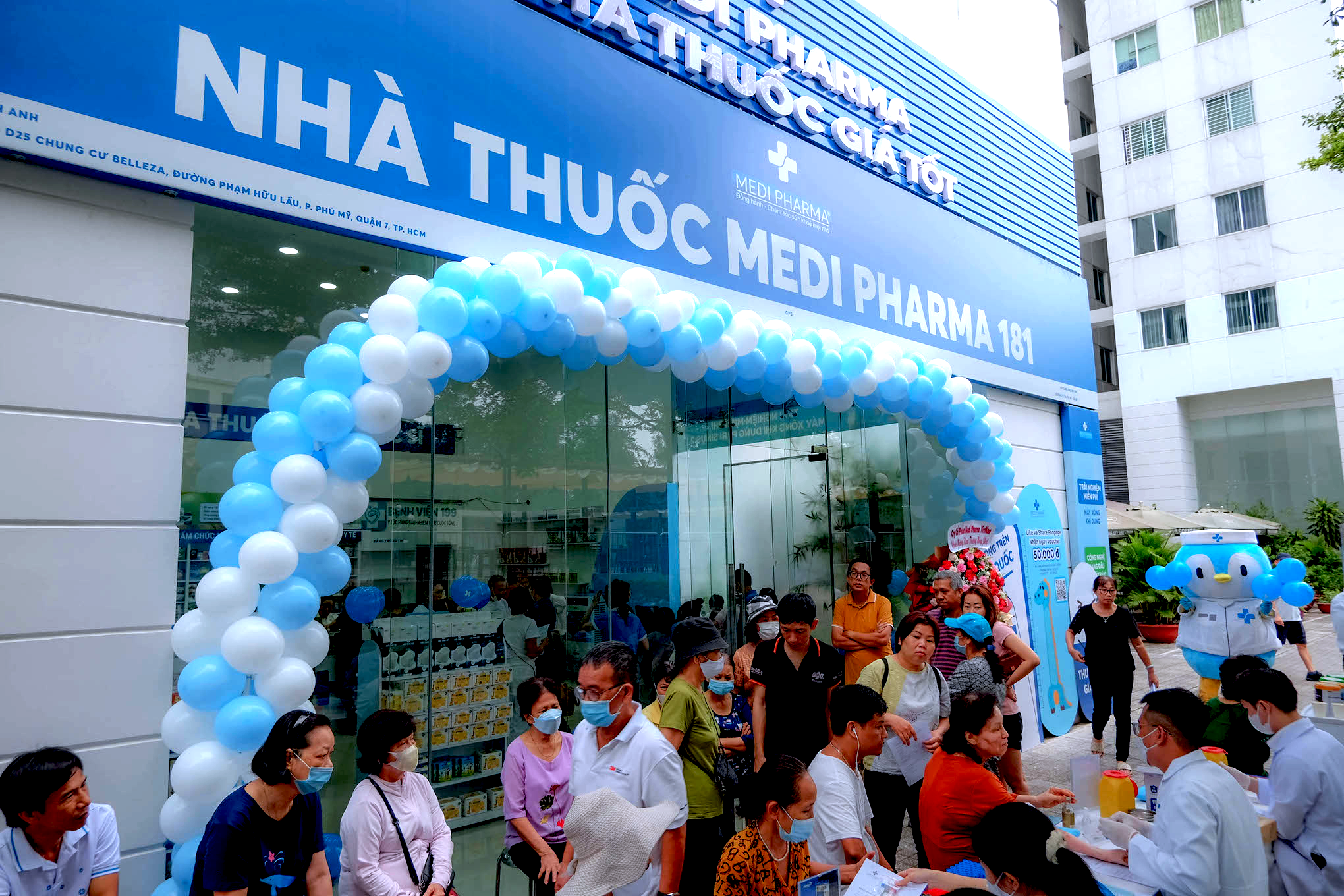 Nhượng quyền nhà thuốc hay mở độc lập? Framework so sánh 5 tiêu chí 2026